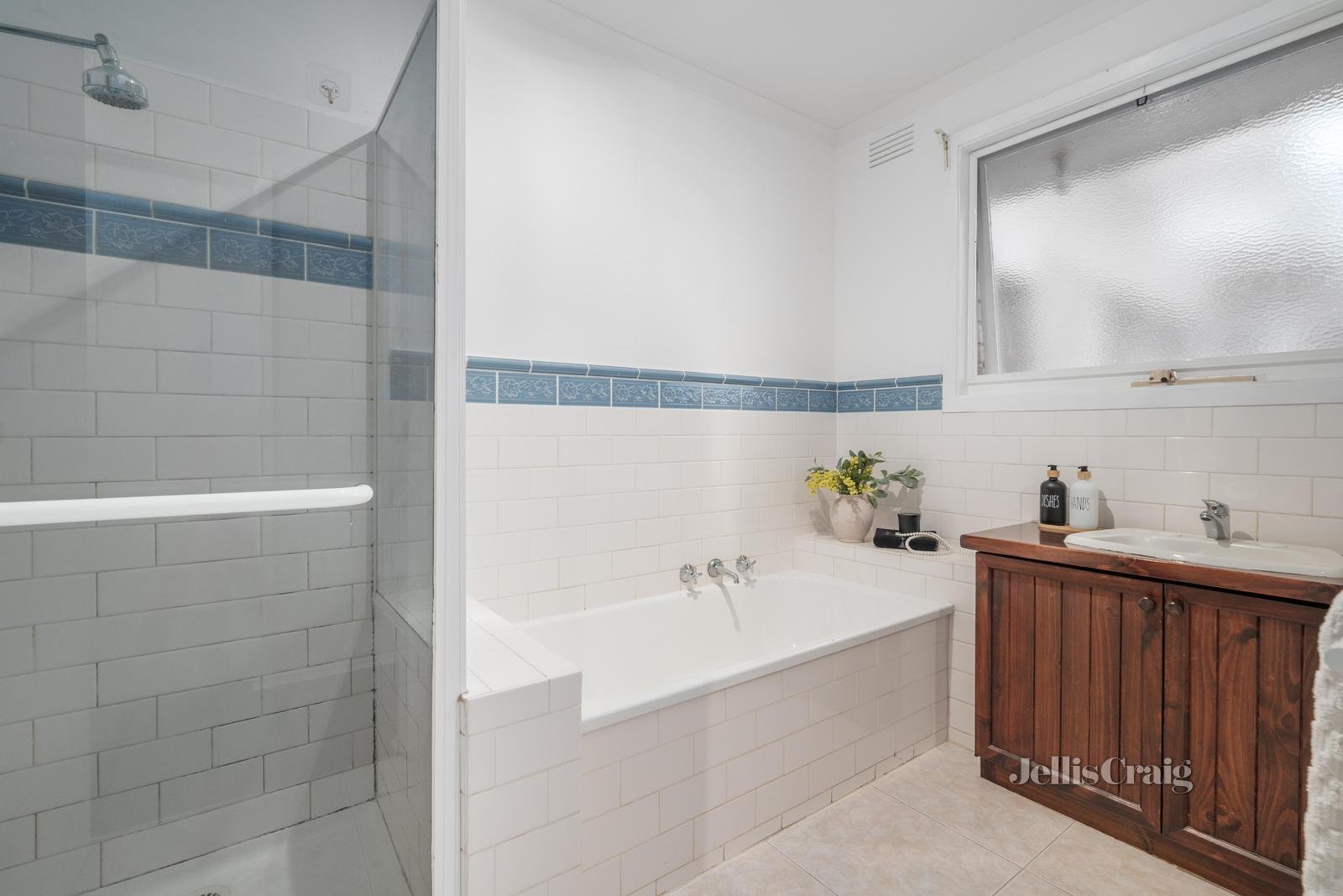 10 Janfourd Court, Mount Waverley image 11