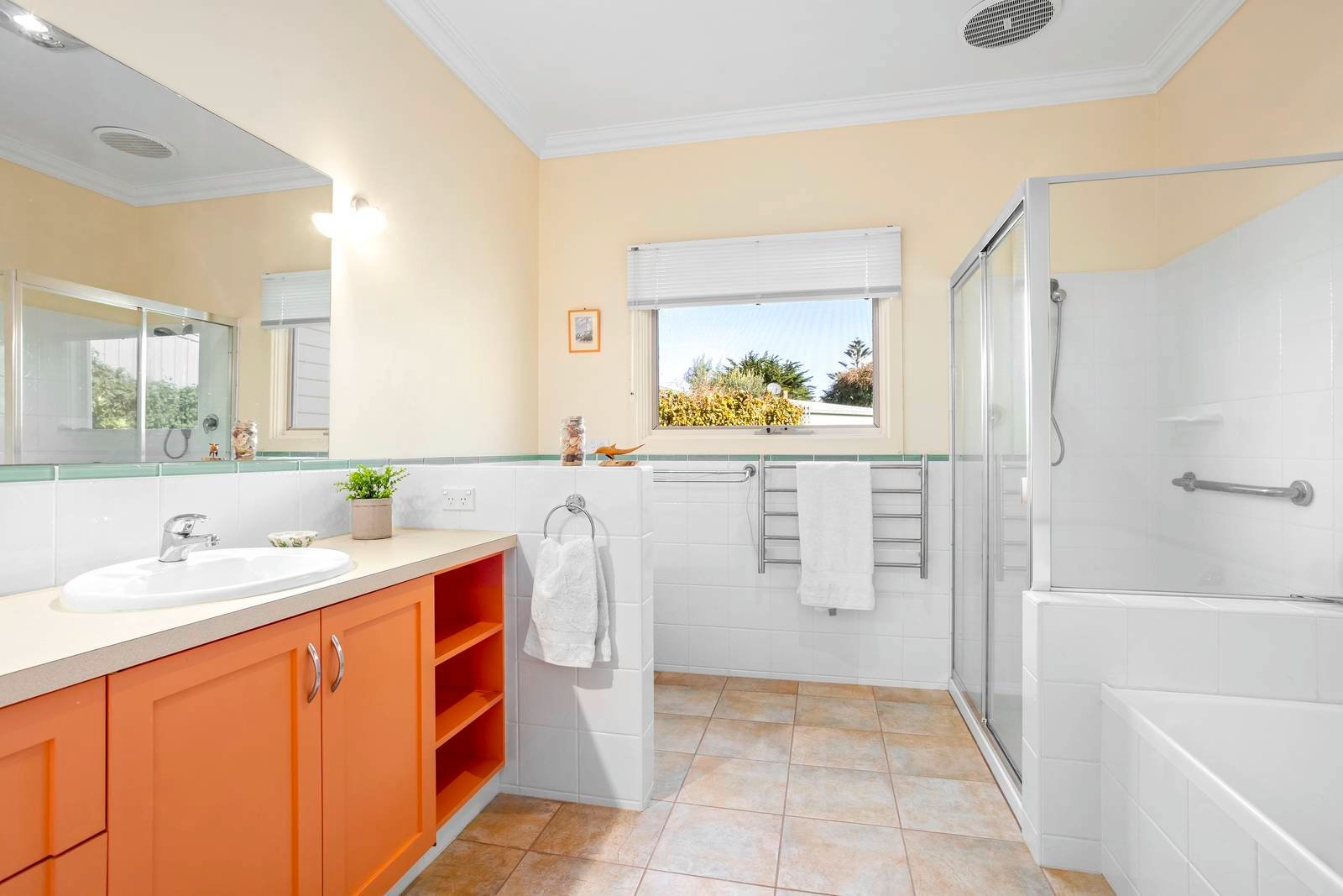 Property Gallery Thumbnail 9