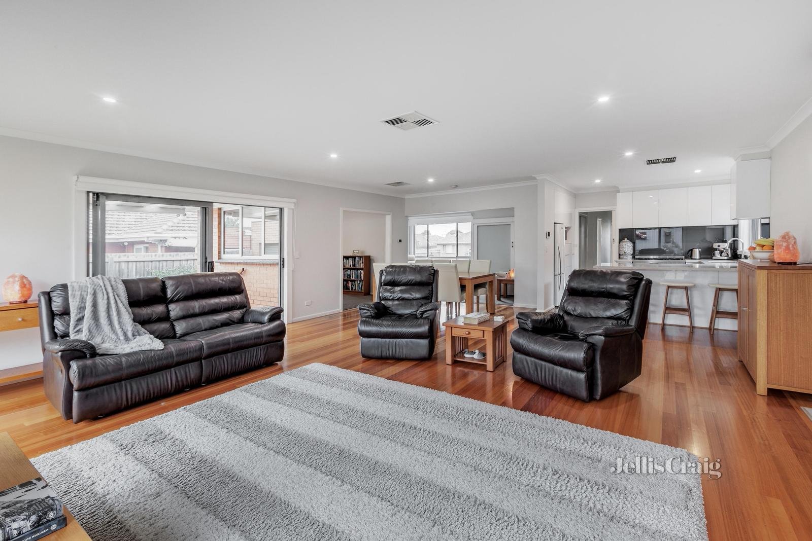 10 Kenjulie Drive, Bentleigh East image 4