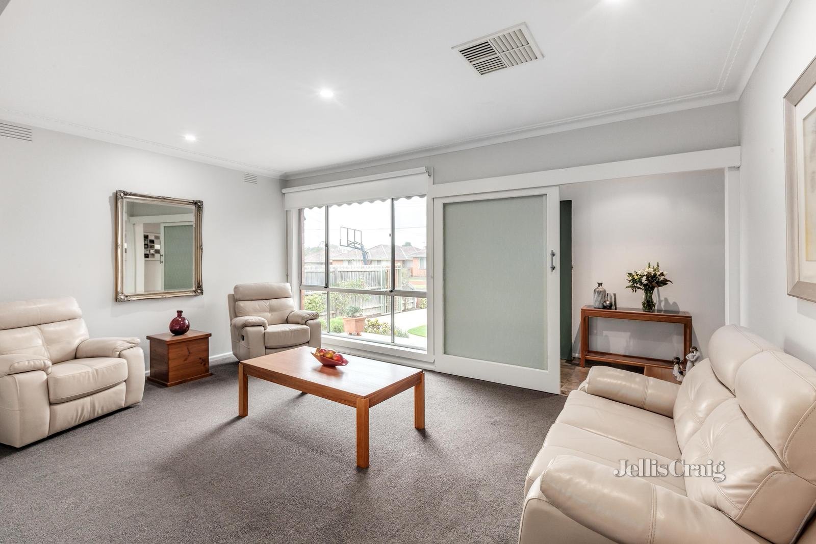 10 Kenjulie Drive, Bentleigh East image 5