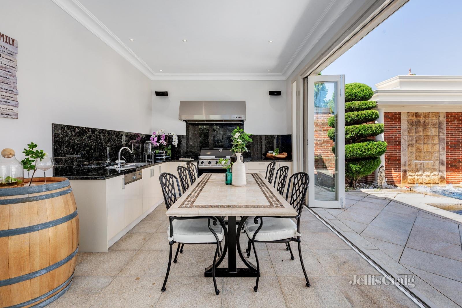 10 Kent Road, Surrey Hills image 15