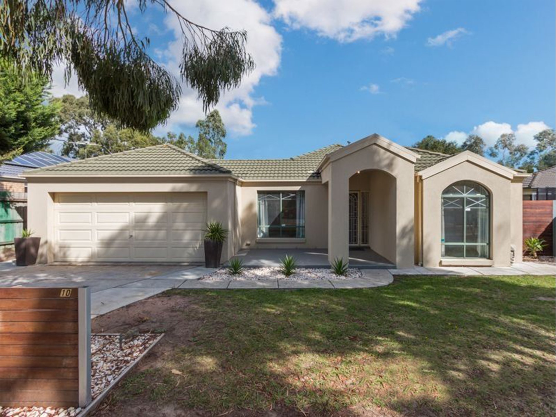 10 Keystone Court, Lynbrook image 4