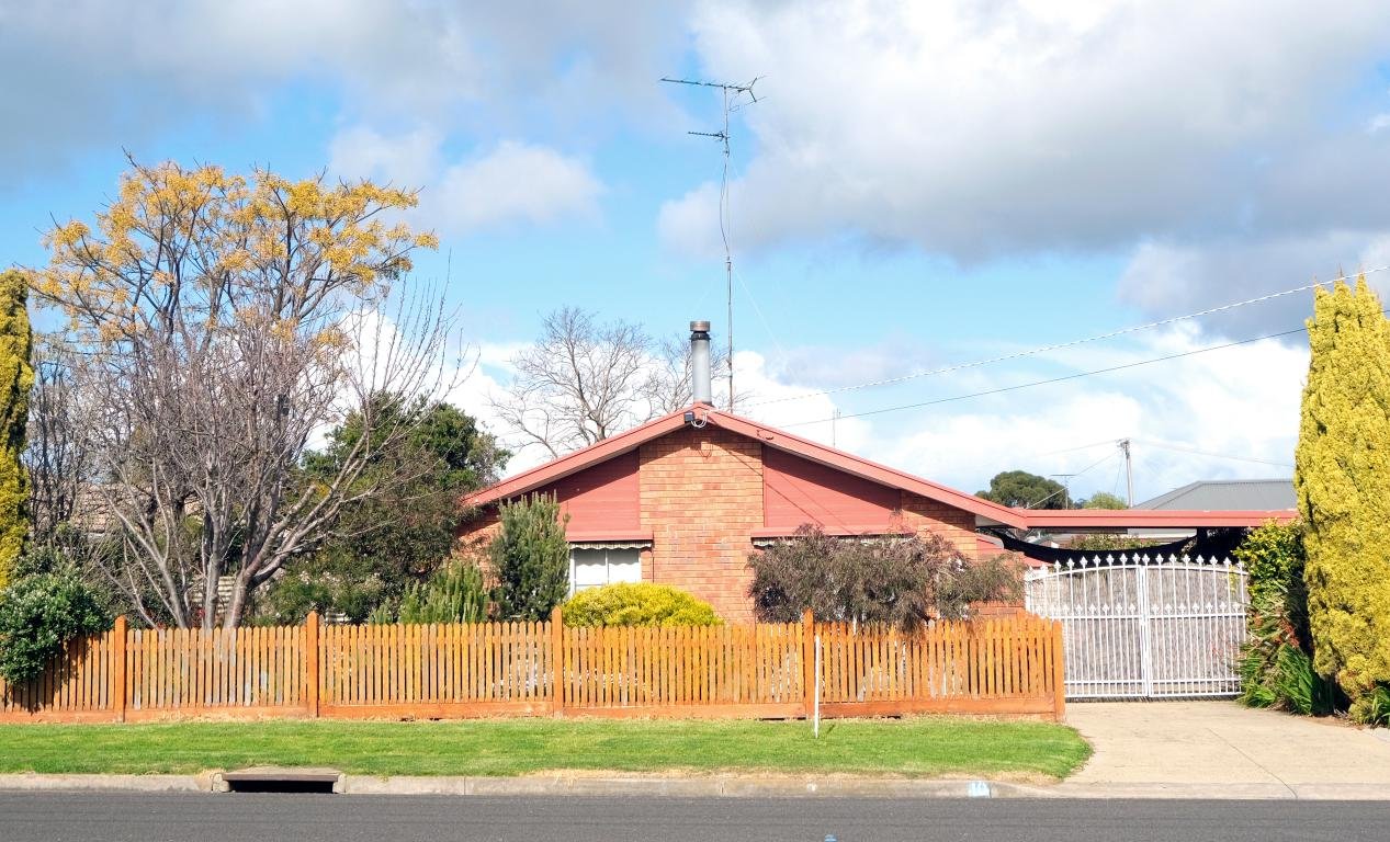 10 Kimberley Avenue, Drysdale image 1