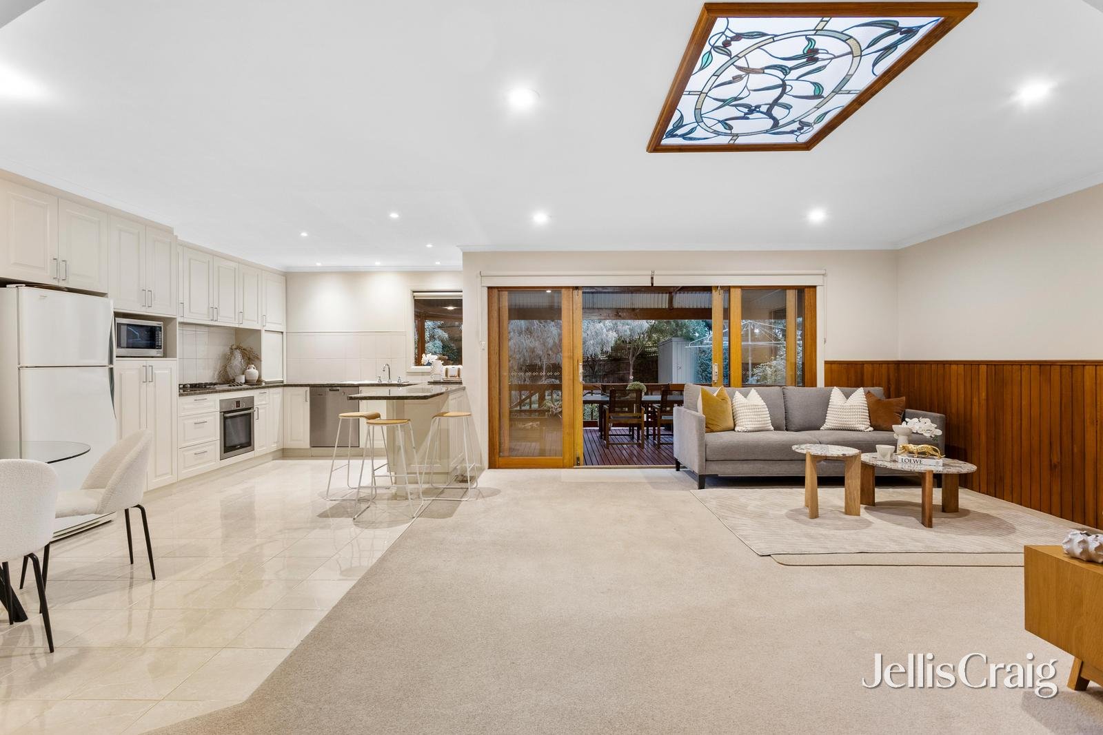 10 Kinkora Road, Blackburn image 5