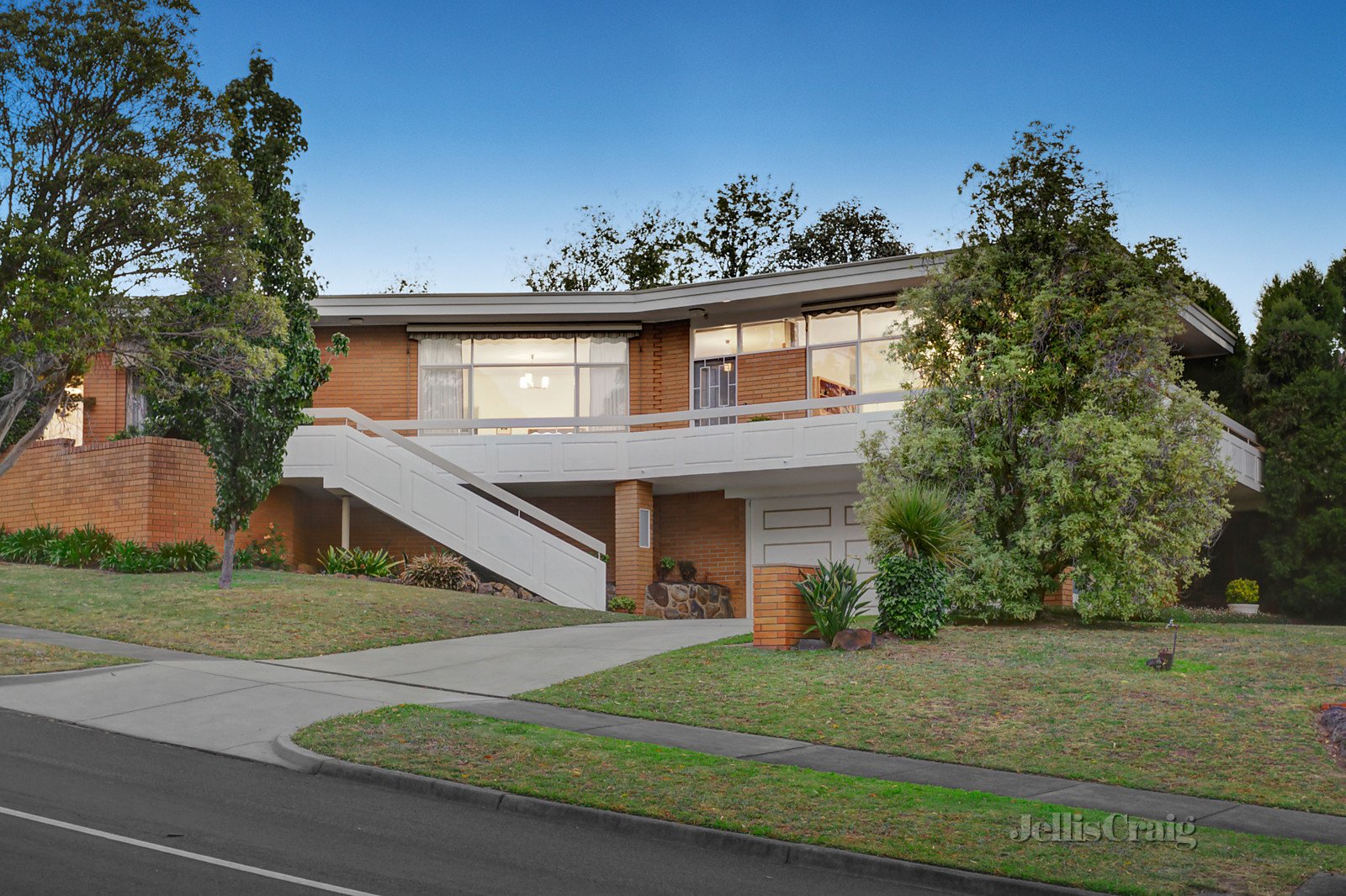 10 Kosciusko Road, Balwyn North image 1