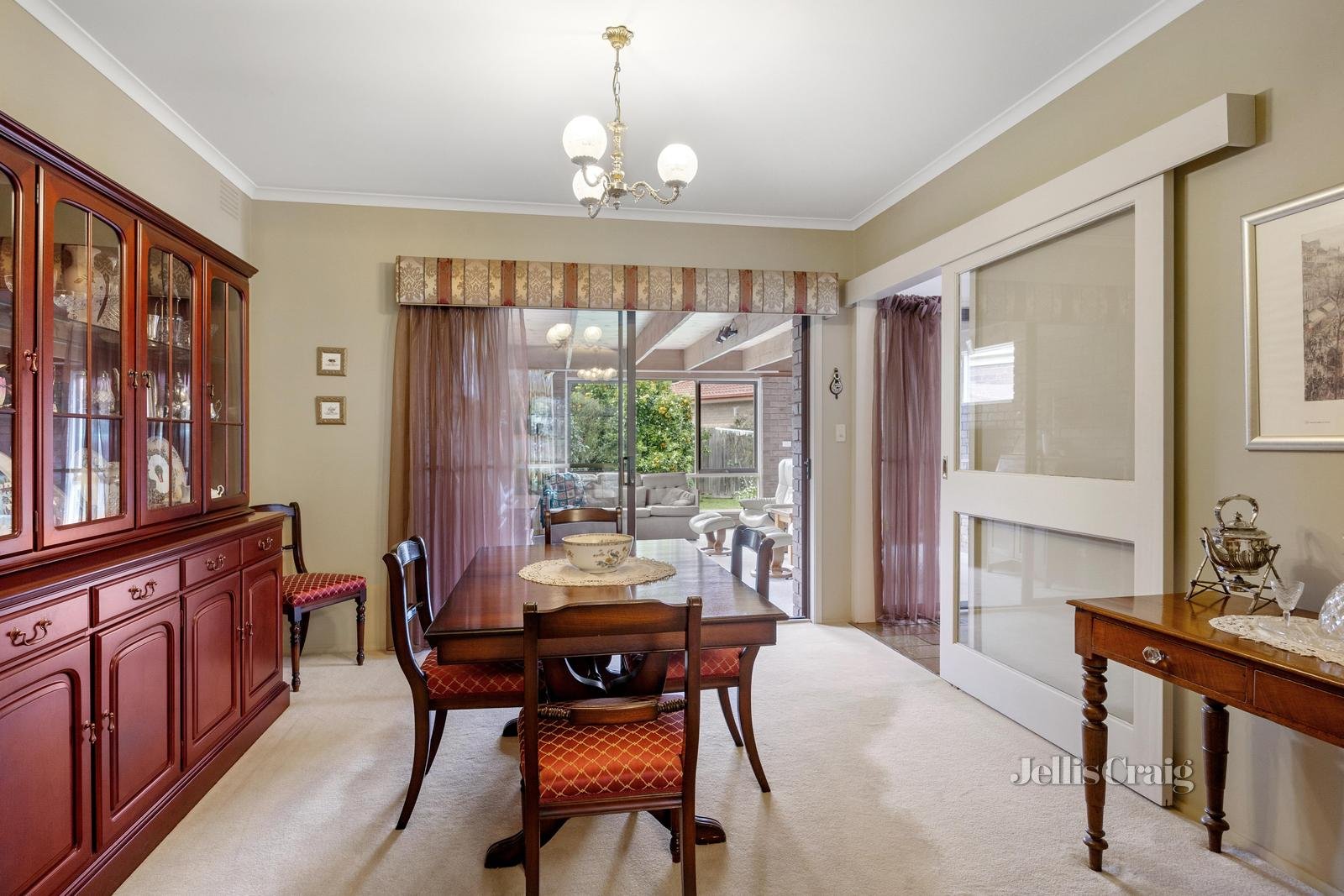 10 Kristen Close, Glen Waverley image 3