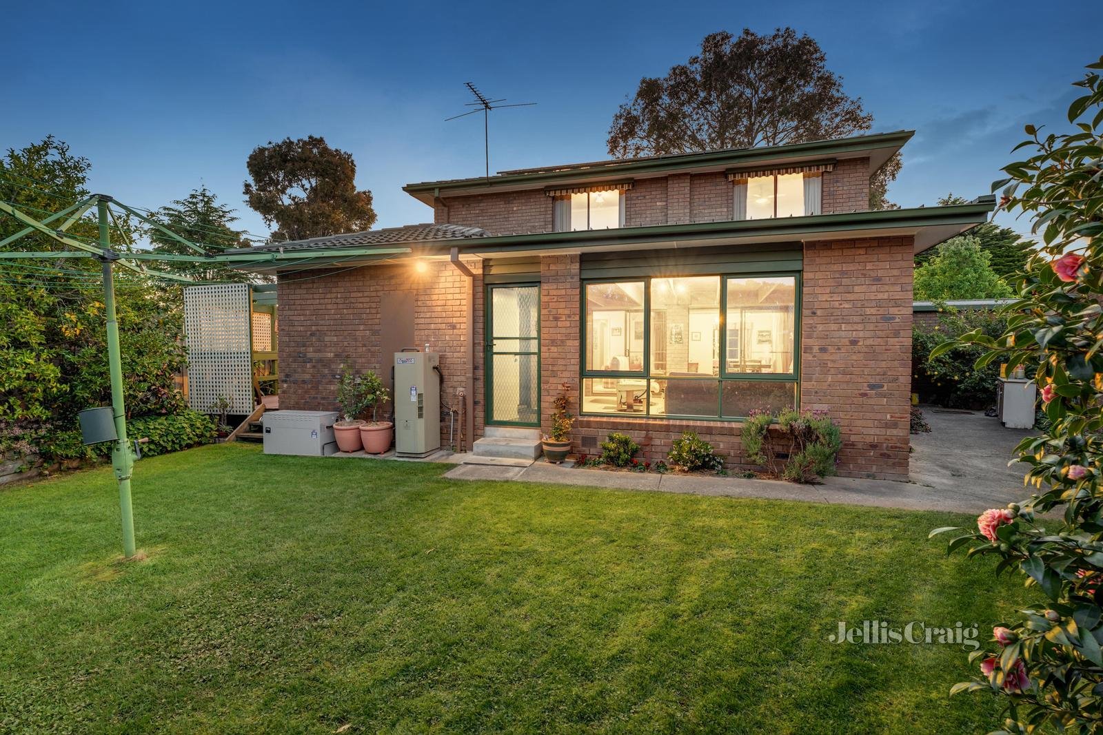 10 Kristen Close, Glen Waverley image 12