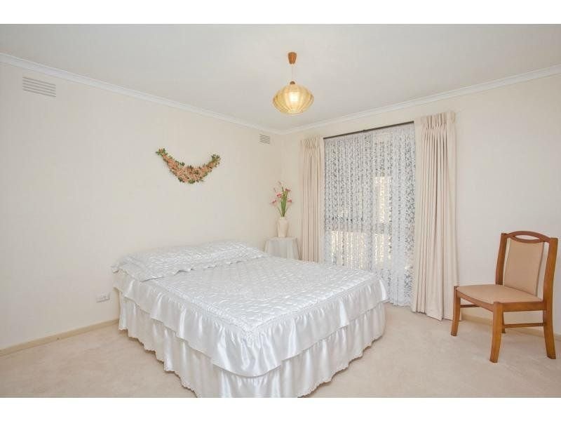 10 Laird Drive, Altona Meadows image 6