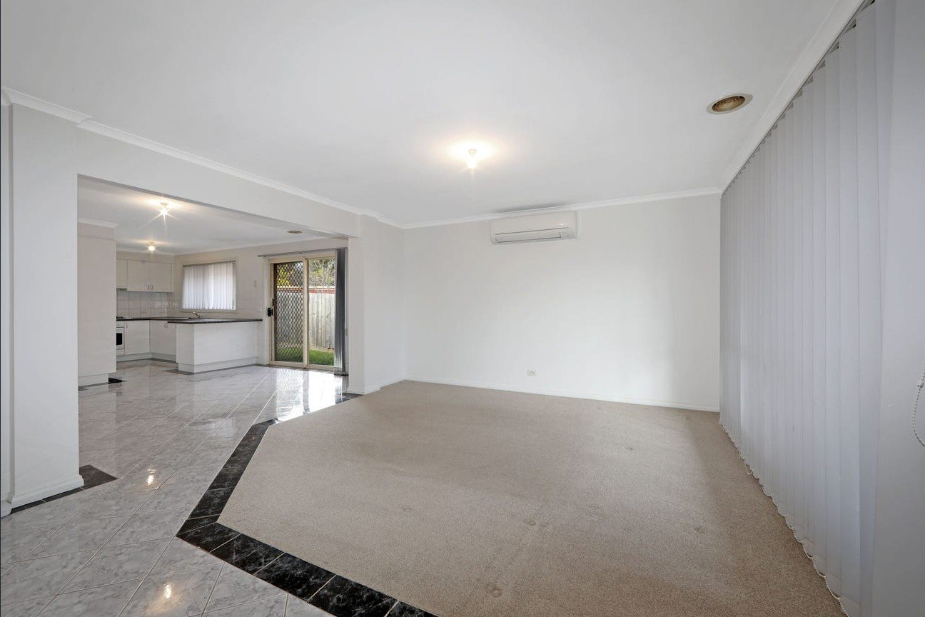 10 Lakeside Boulevard, Rowville image 3
