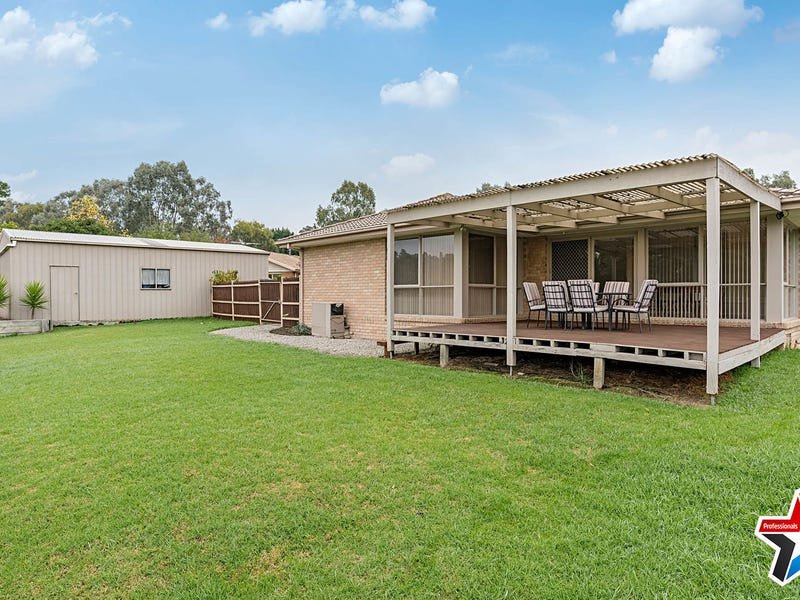 10 Lakeview Drive, Lilydale image 2