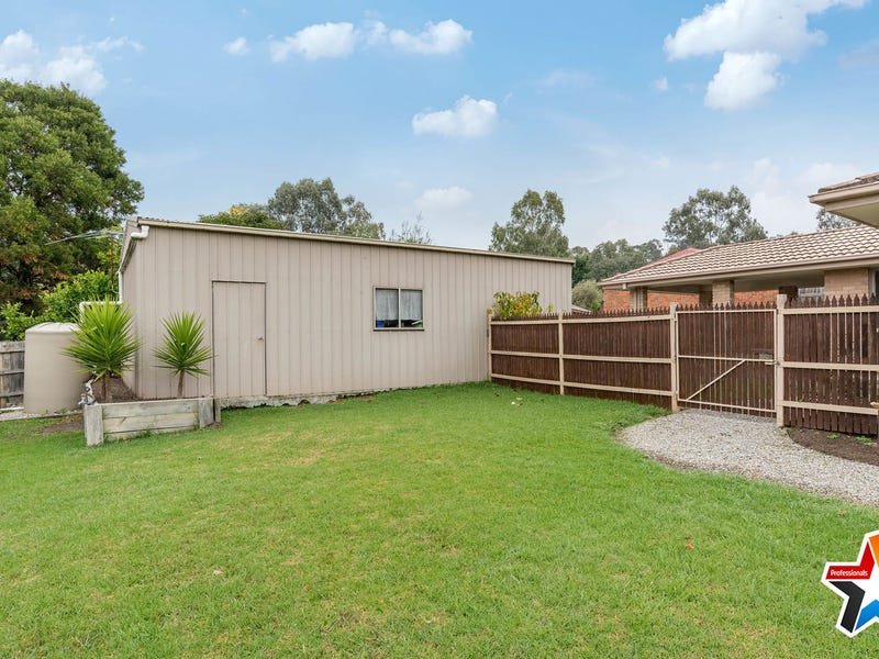 10 Lakeview Drive, Lilydale image 12