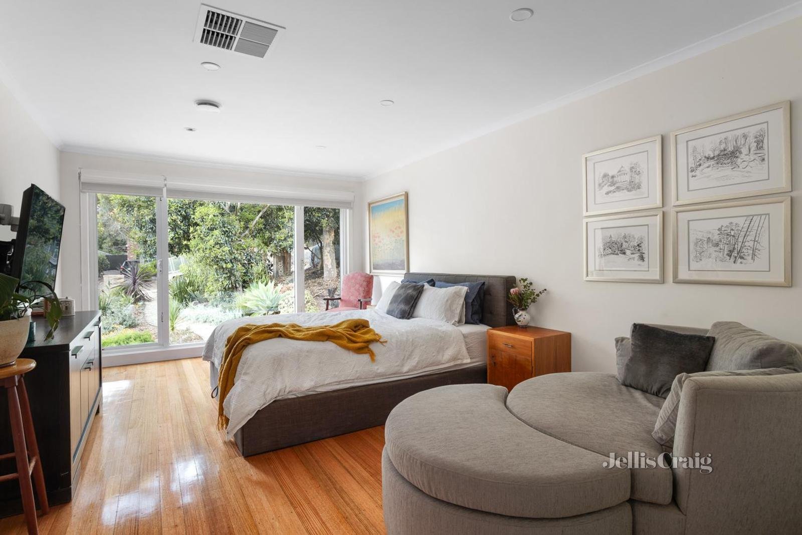 10 Laleham Court, Eltham image 11