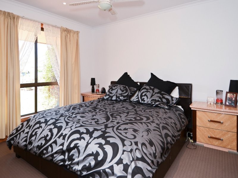 10 Lancaster Avenue, Newcomb image 7