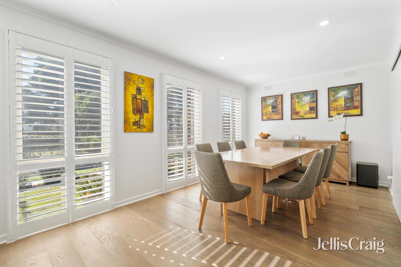 10 Landen Avenue, Glen Waverley image 3