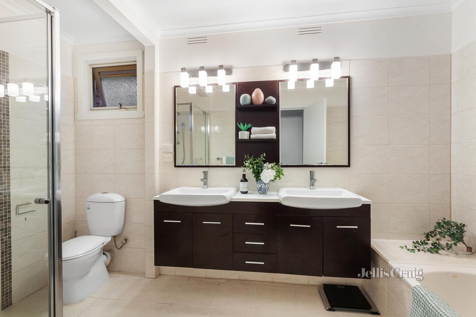 10 Landen Avenue, Glen&nbsp;Waverley image 7