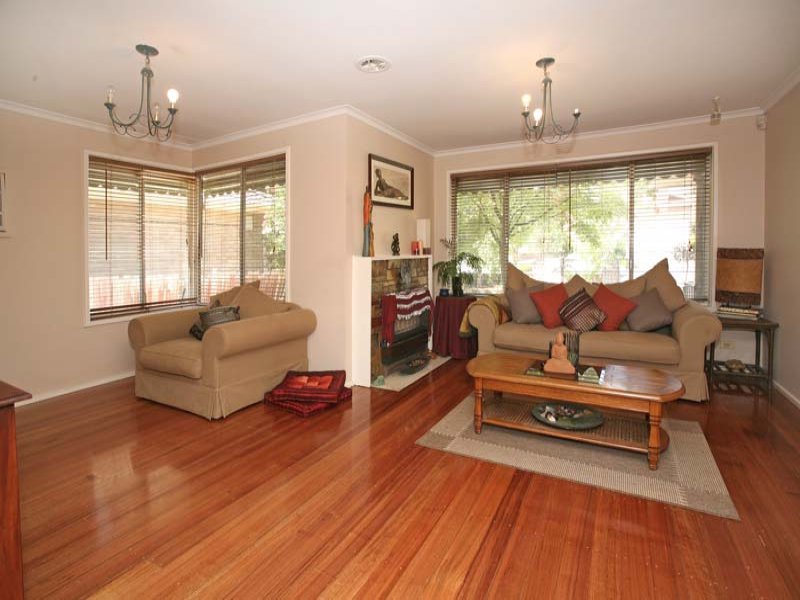 10 Lantana Street, Blackburn North image 2