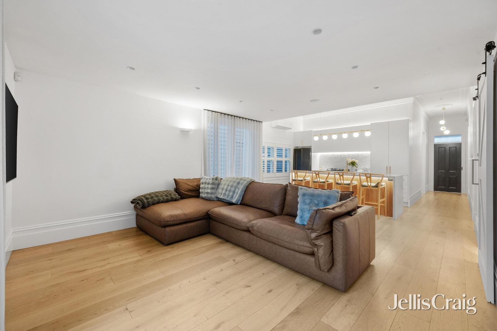 10 Latrobe Street, Newport image 7