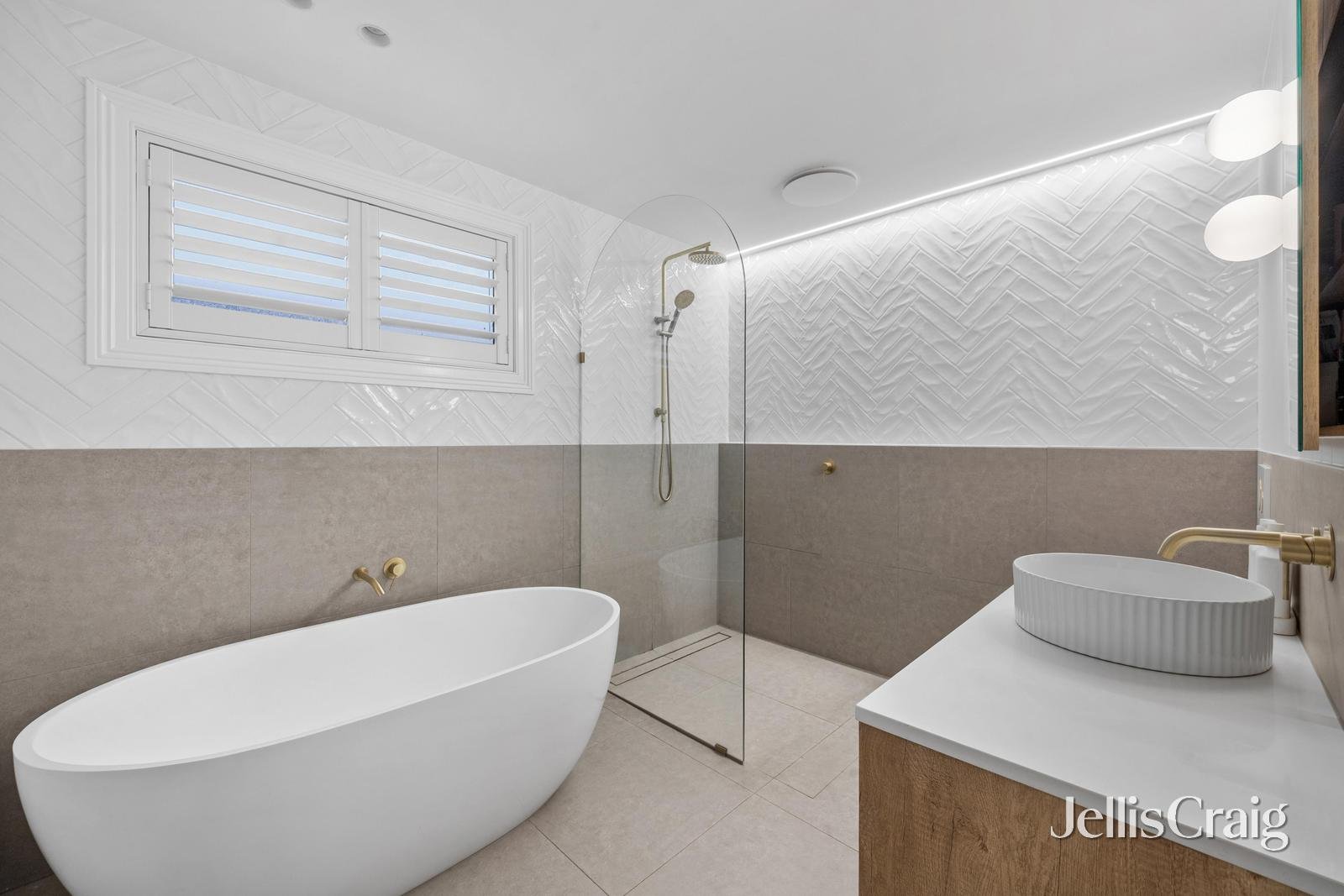 10 Latrobe Street, Newport image 9