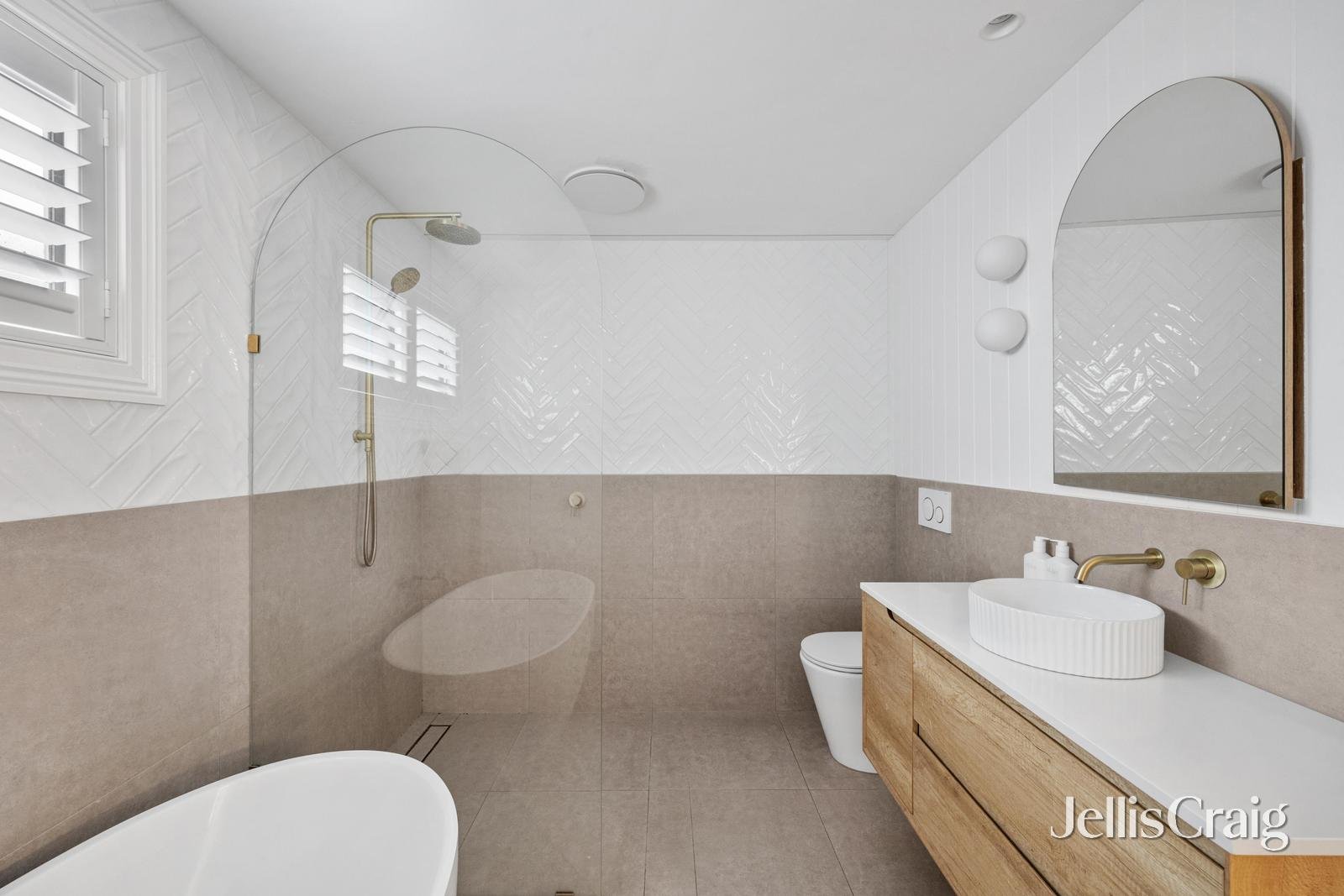 10 Latrobe Street, Newport image 10