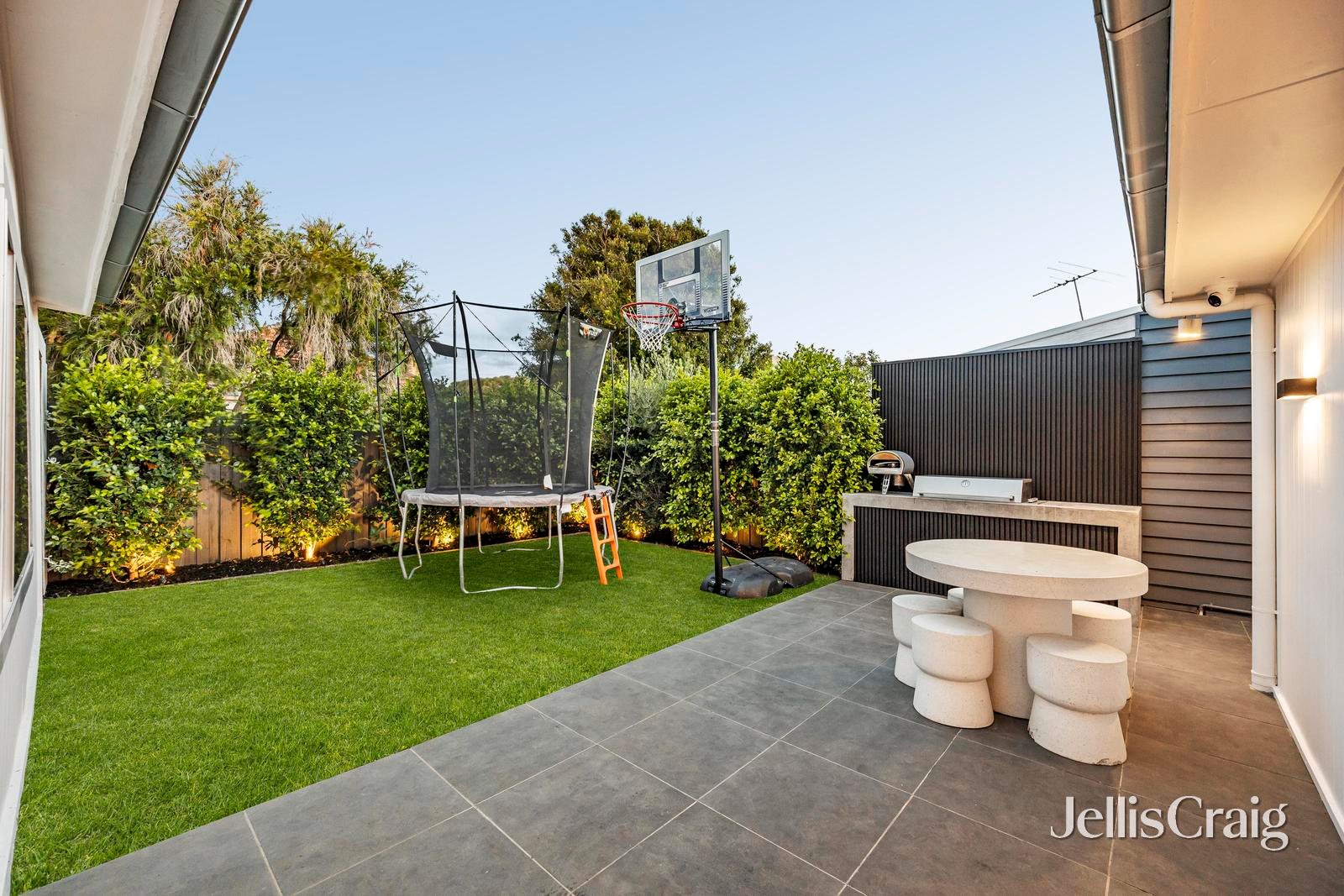 10 Latrobe Street, Newport image 16