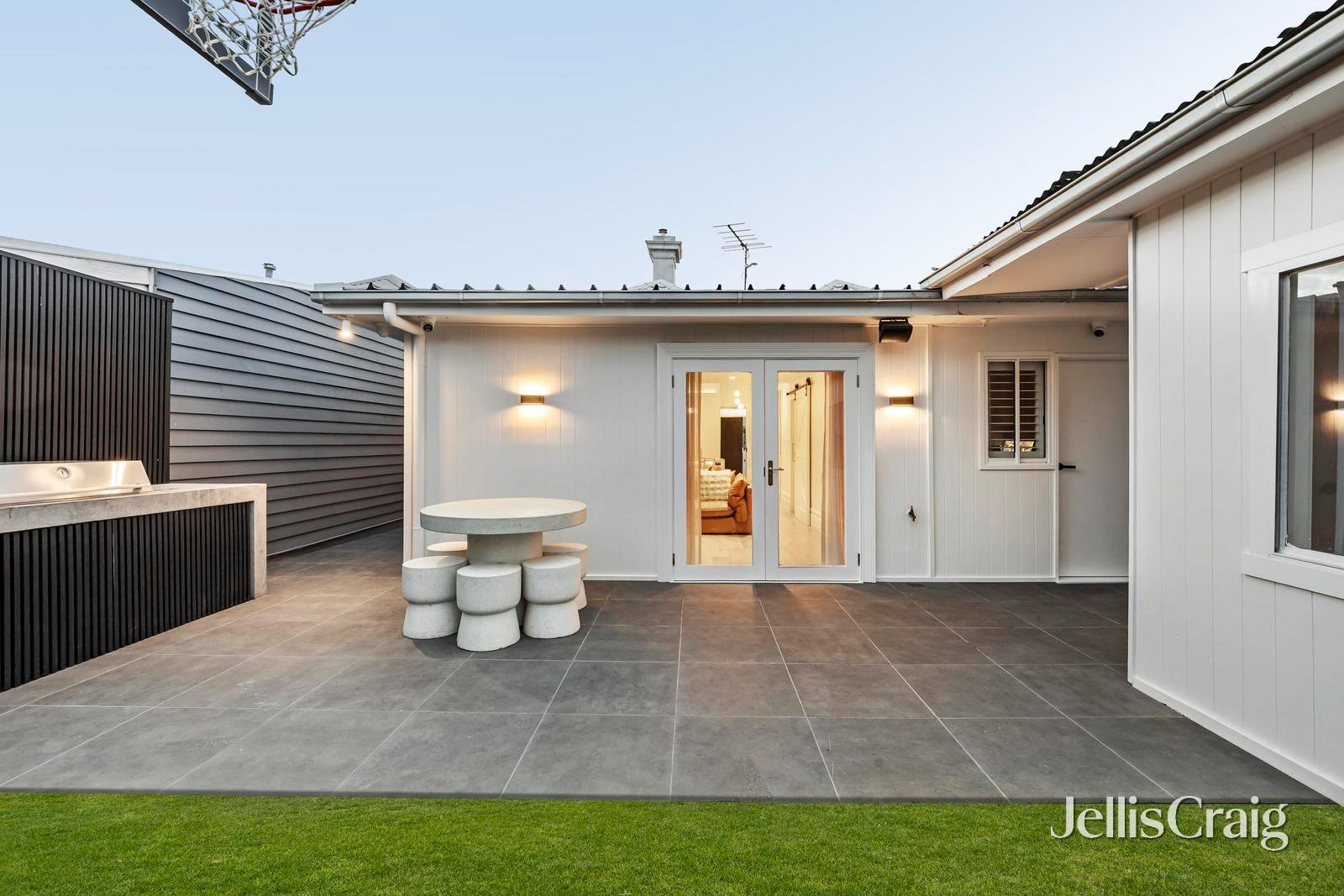 10 Latrobe Street, Newport image 17