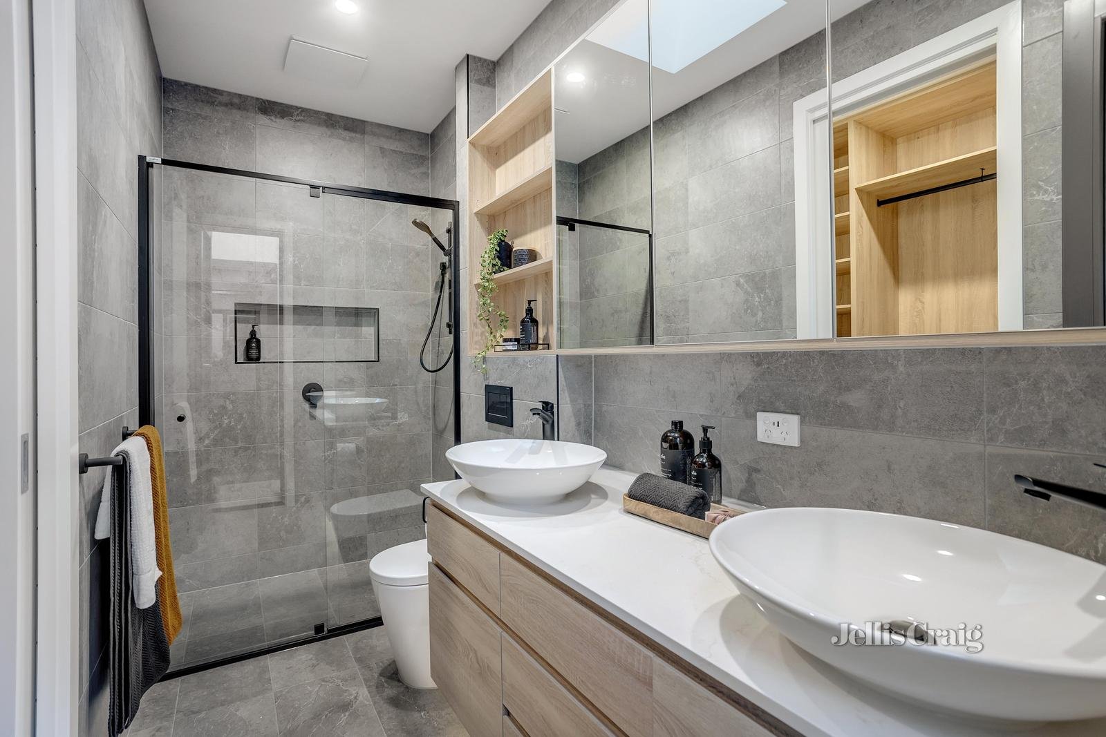 10 Lauriston Court, Ringwood image 6