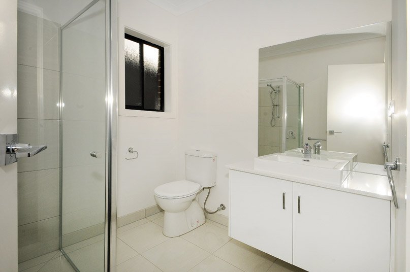 10 Lavender Road, Officer image 8
