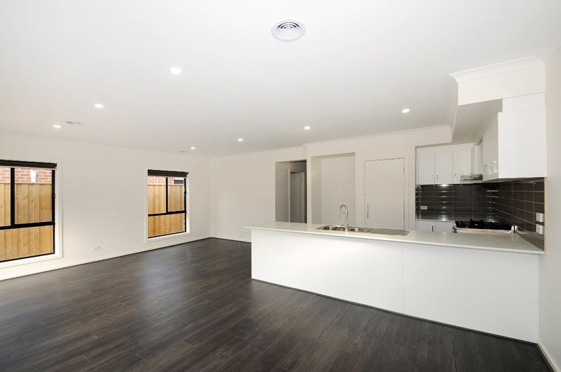 10 Lavender Road, Officer image 3