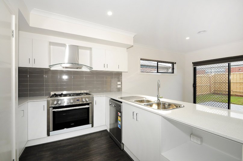 10 Lavender Road, Officer image 1