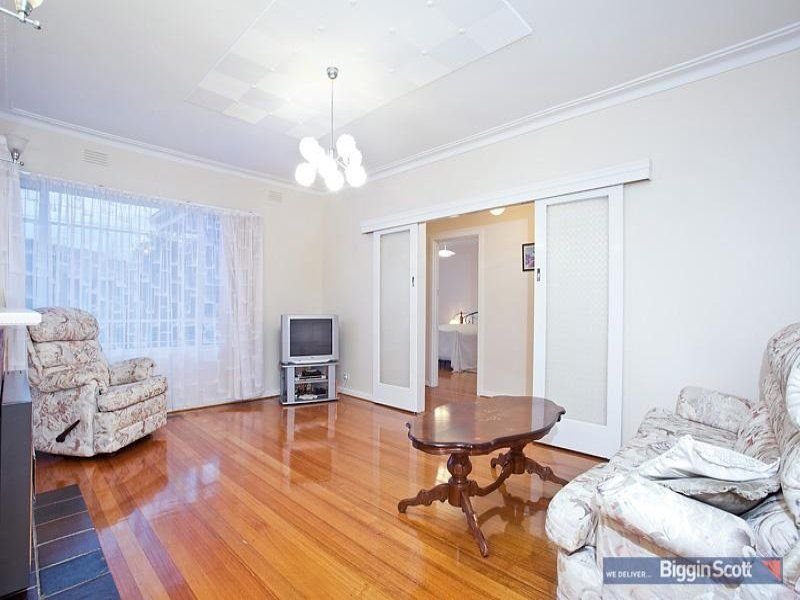 10 Lawrence Court, Altona North image 2