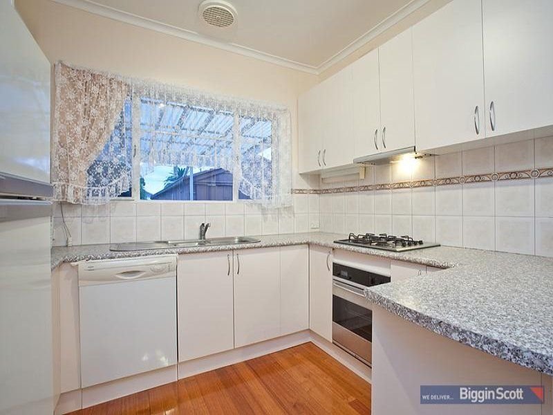 10 Lawrence Court, Altona North image 3