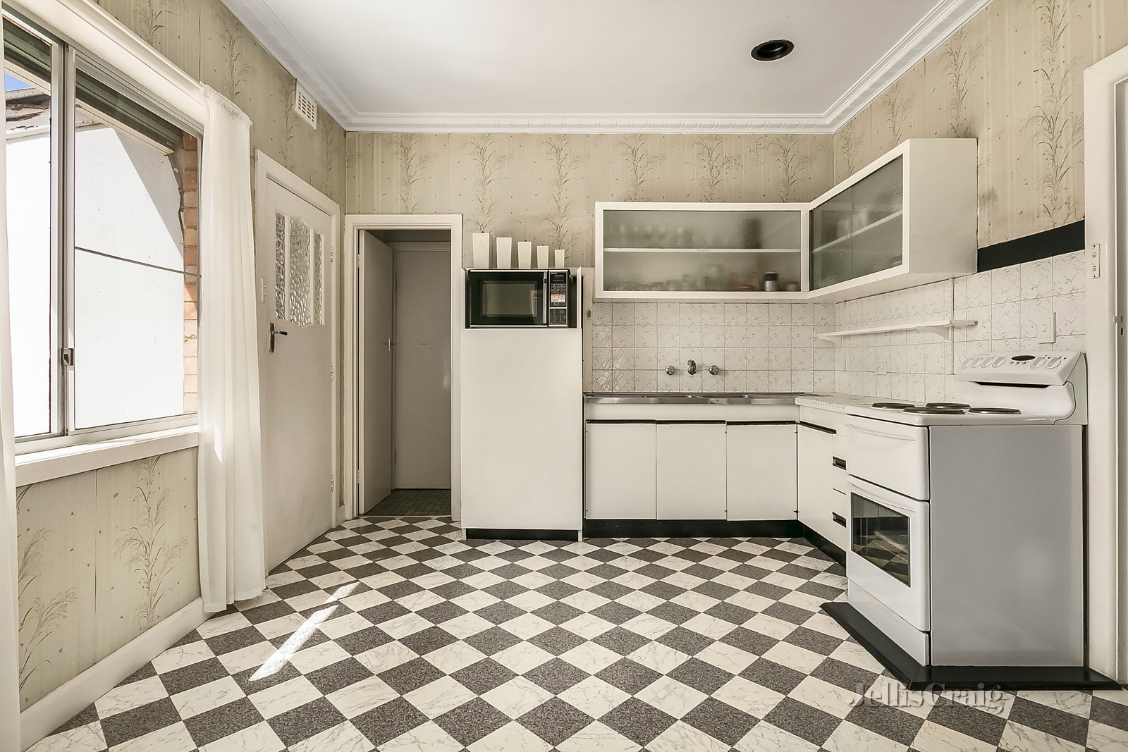 10 Leopold Street, Maribyrnong image 4