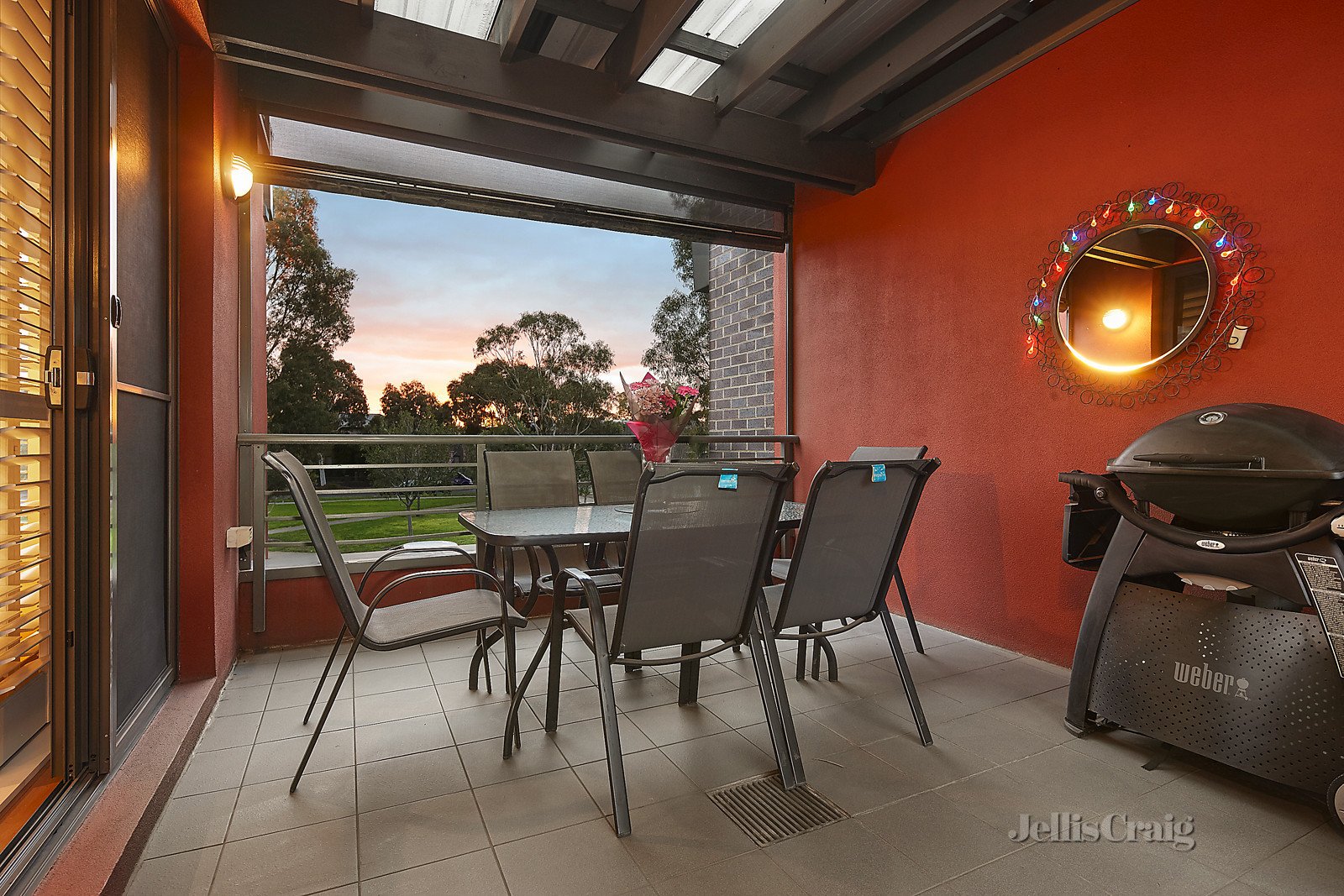 10 Lilardia Avenue, Maribyrnong image 7