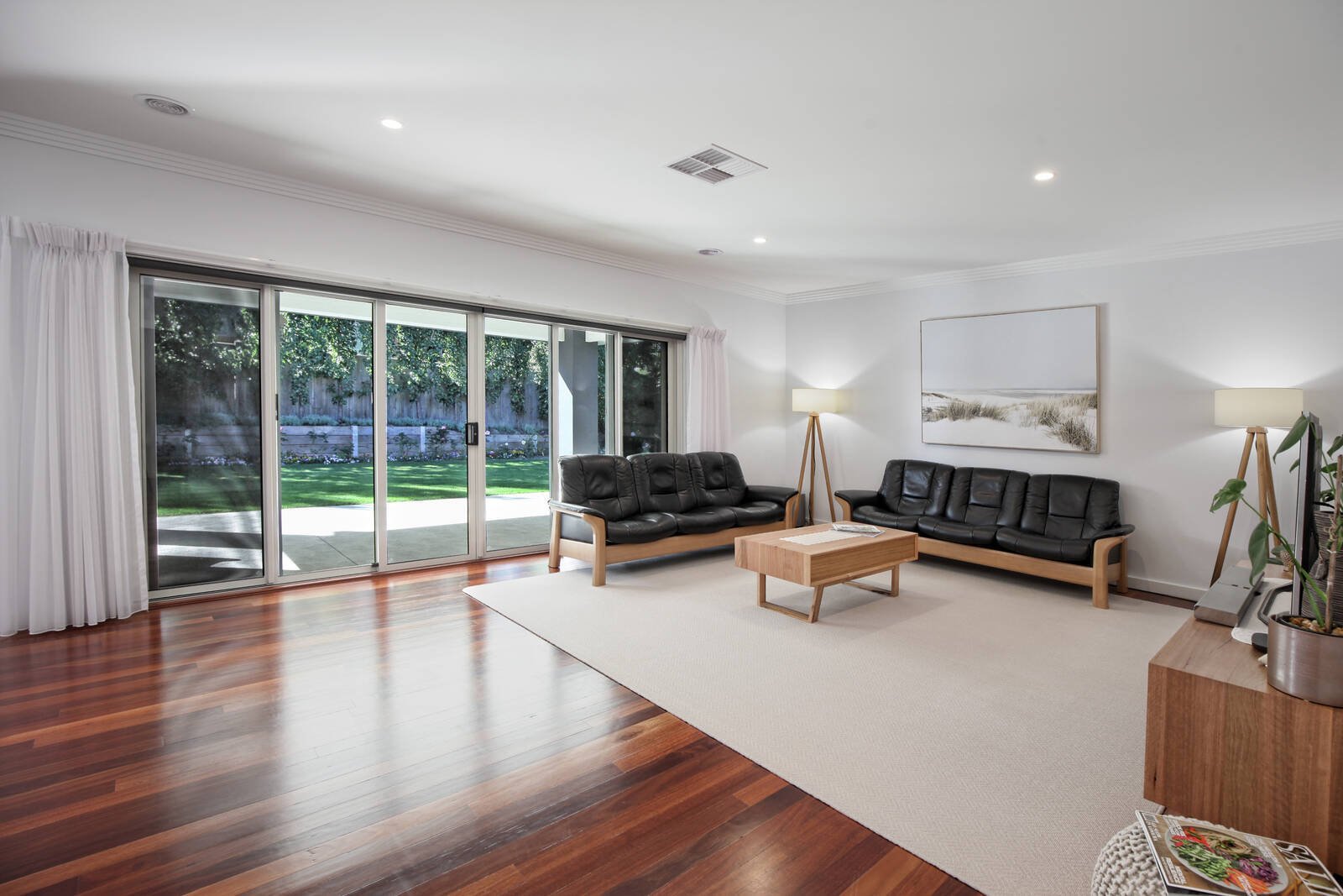 Property Gallery Thumbnail 6