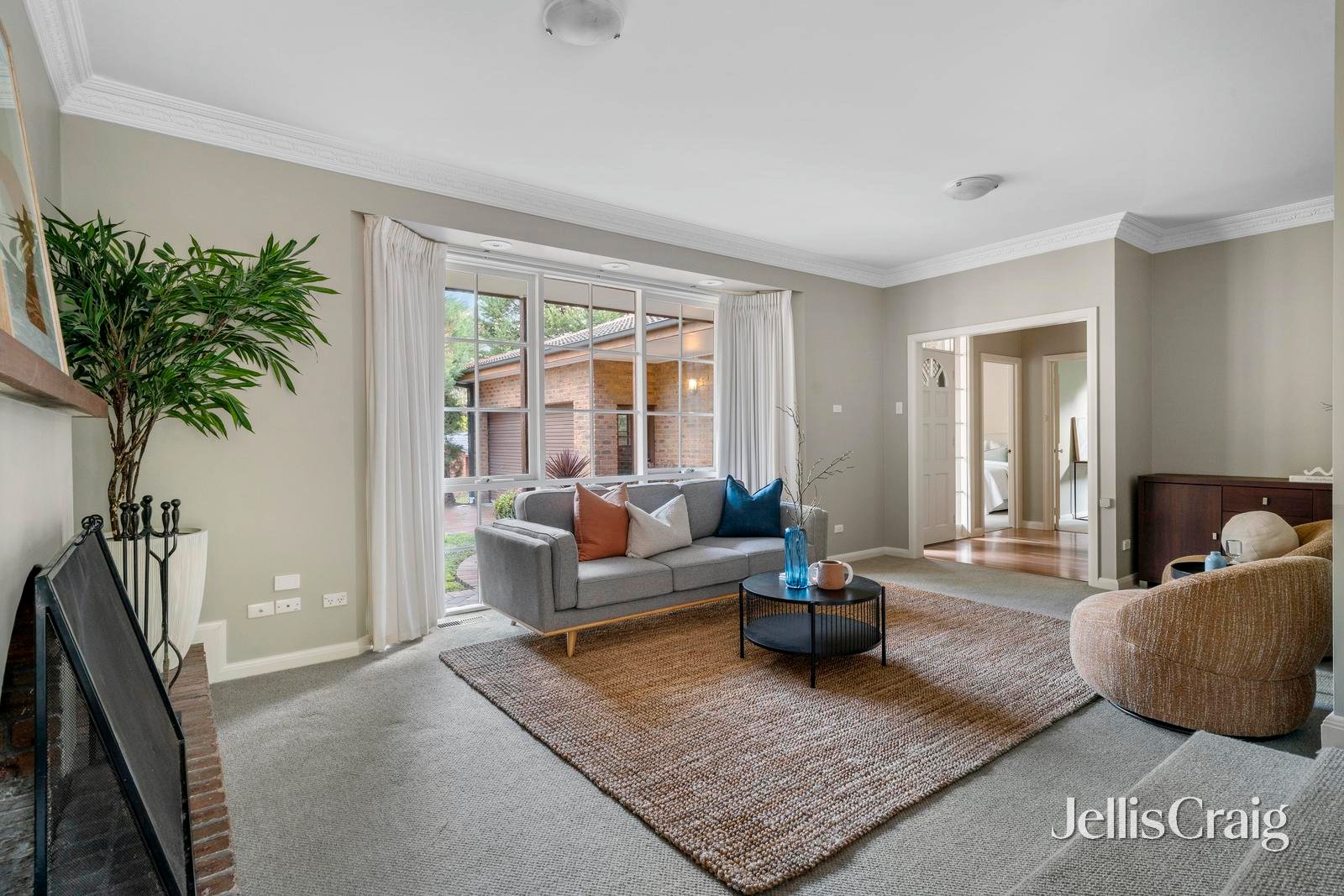 10 Long Valley Way, Eltham image 3
