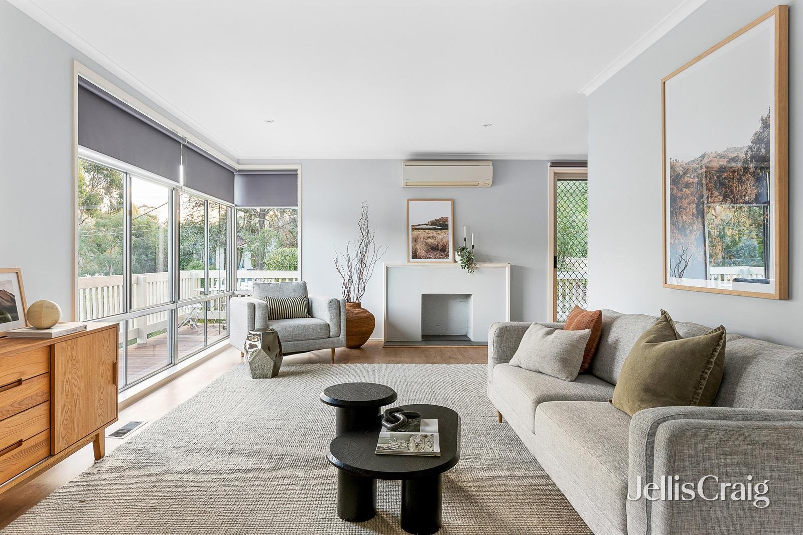 10 Lorraine Drive, Briar&nbsp;Hill image 2