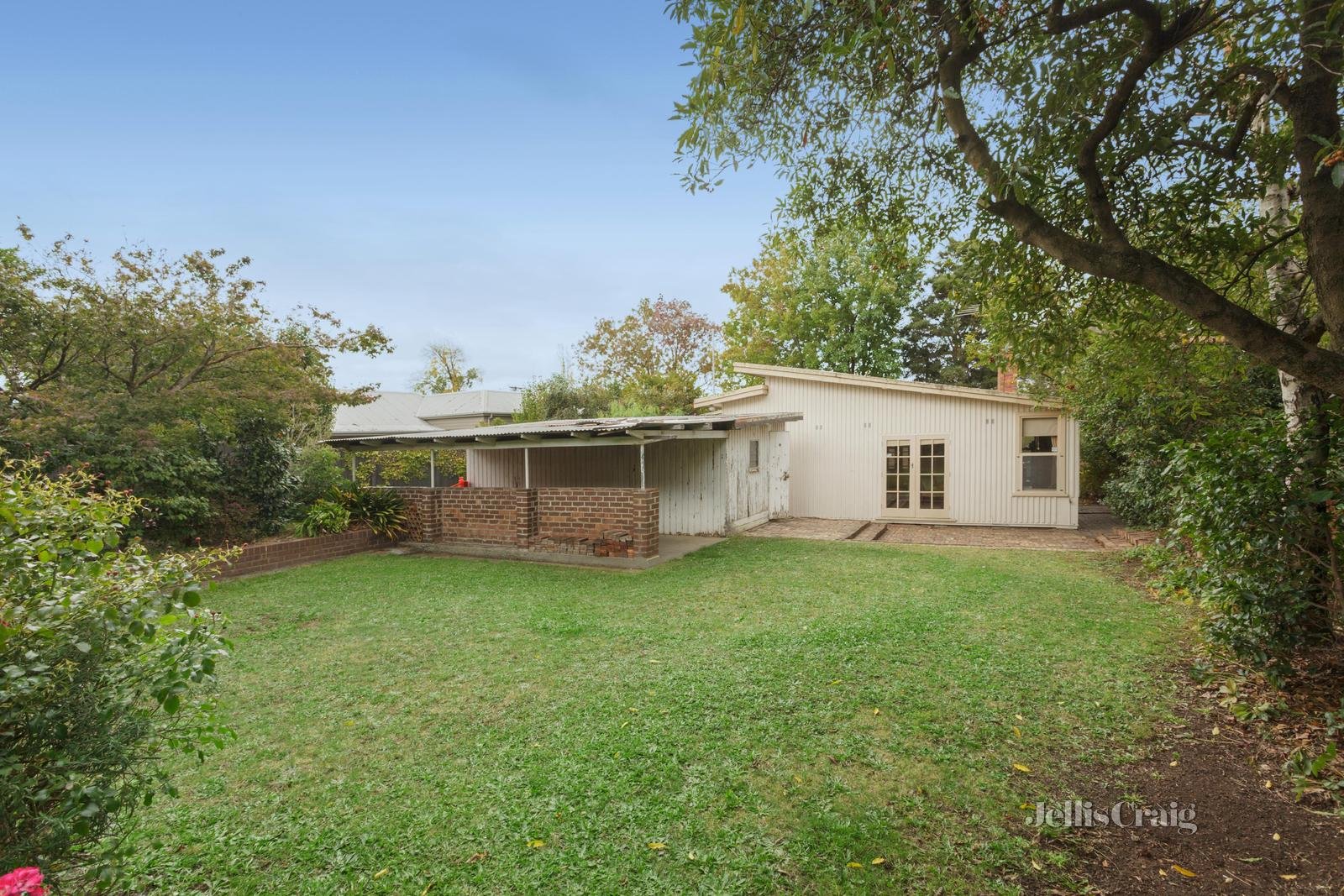 10 Louise Avenue, Mont Albert image 6