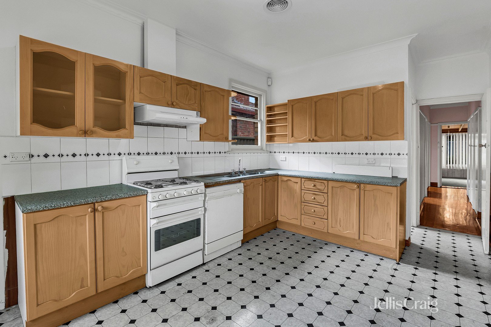 10 Macedon Street, Maribyrnong image 2