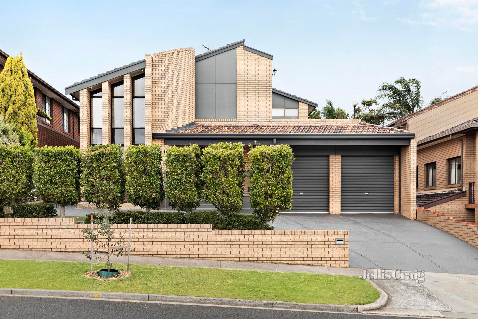 10 Mallinson Court, Airport West image 1