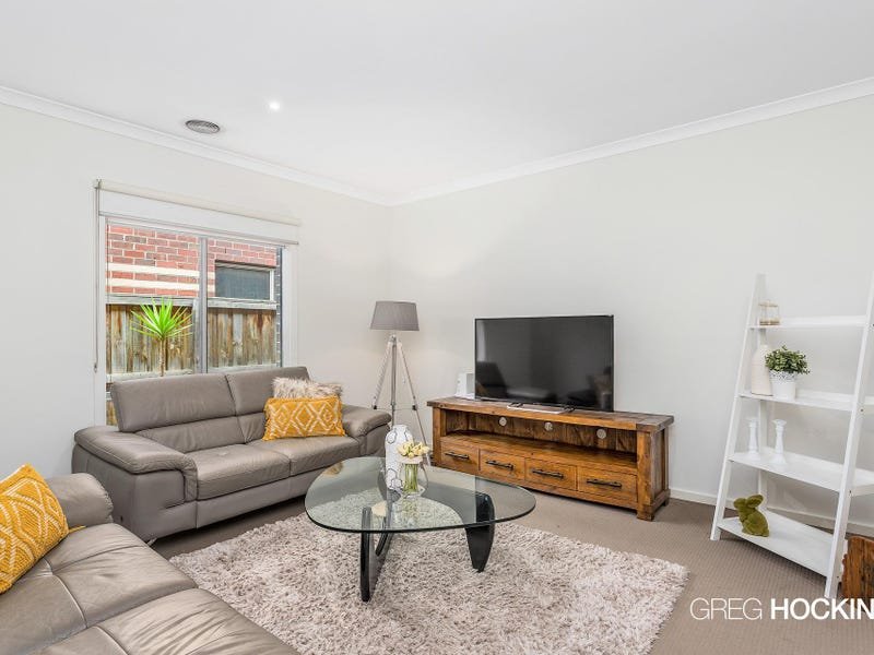 10 Manoora Terrace, Point Cook image 3