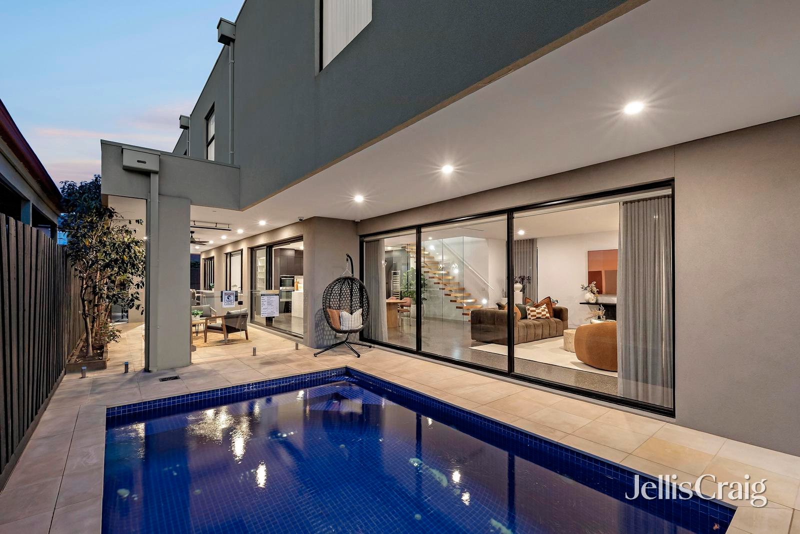 10 Mantell Street, Moonee&nbsp;Ponds image 2