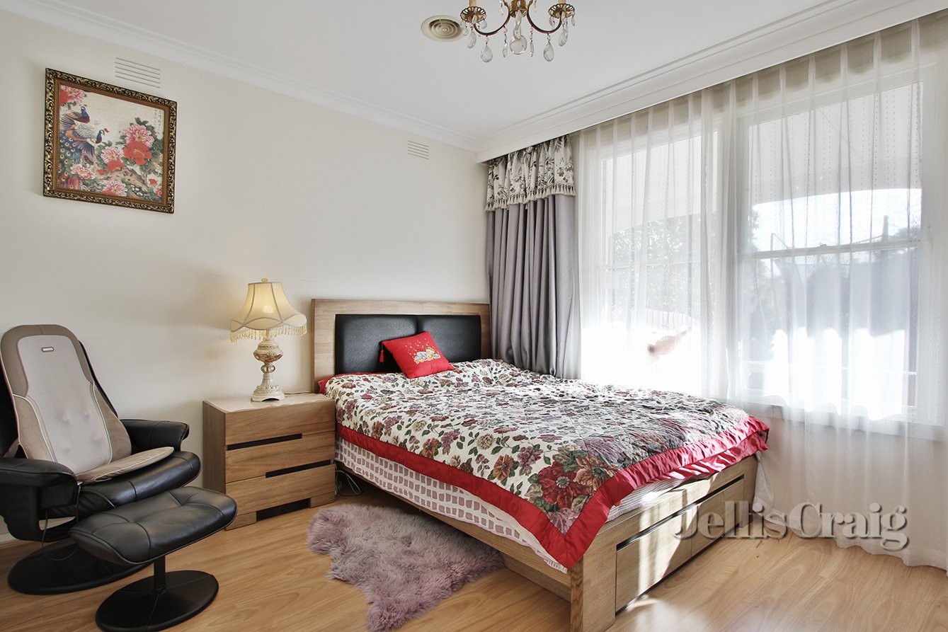 10 Maroo Street, Hughesdale image 3