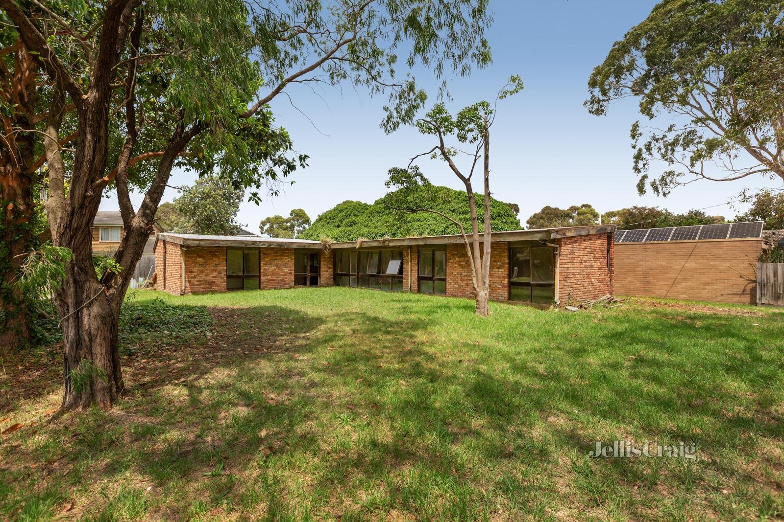 10 Mavista Avenue, Glen&nbsp;Waverley image 1
