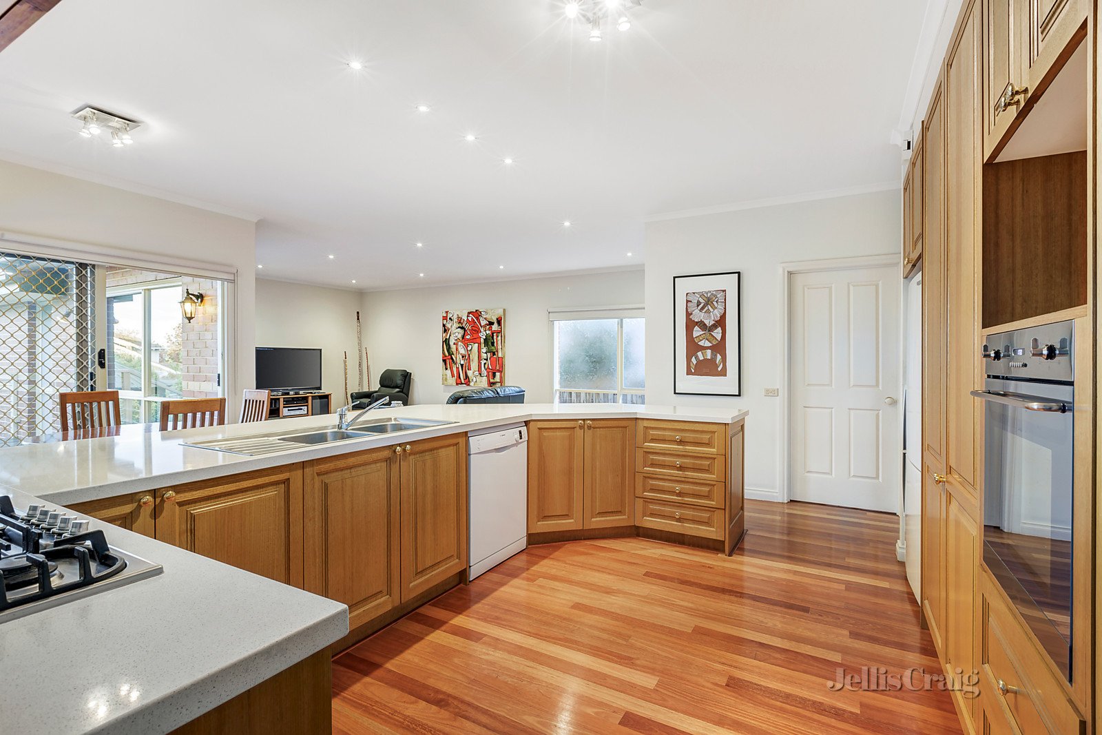 10 Mayfield Avenue, Camberwell image 3