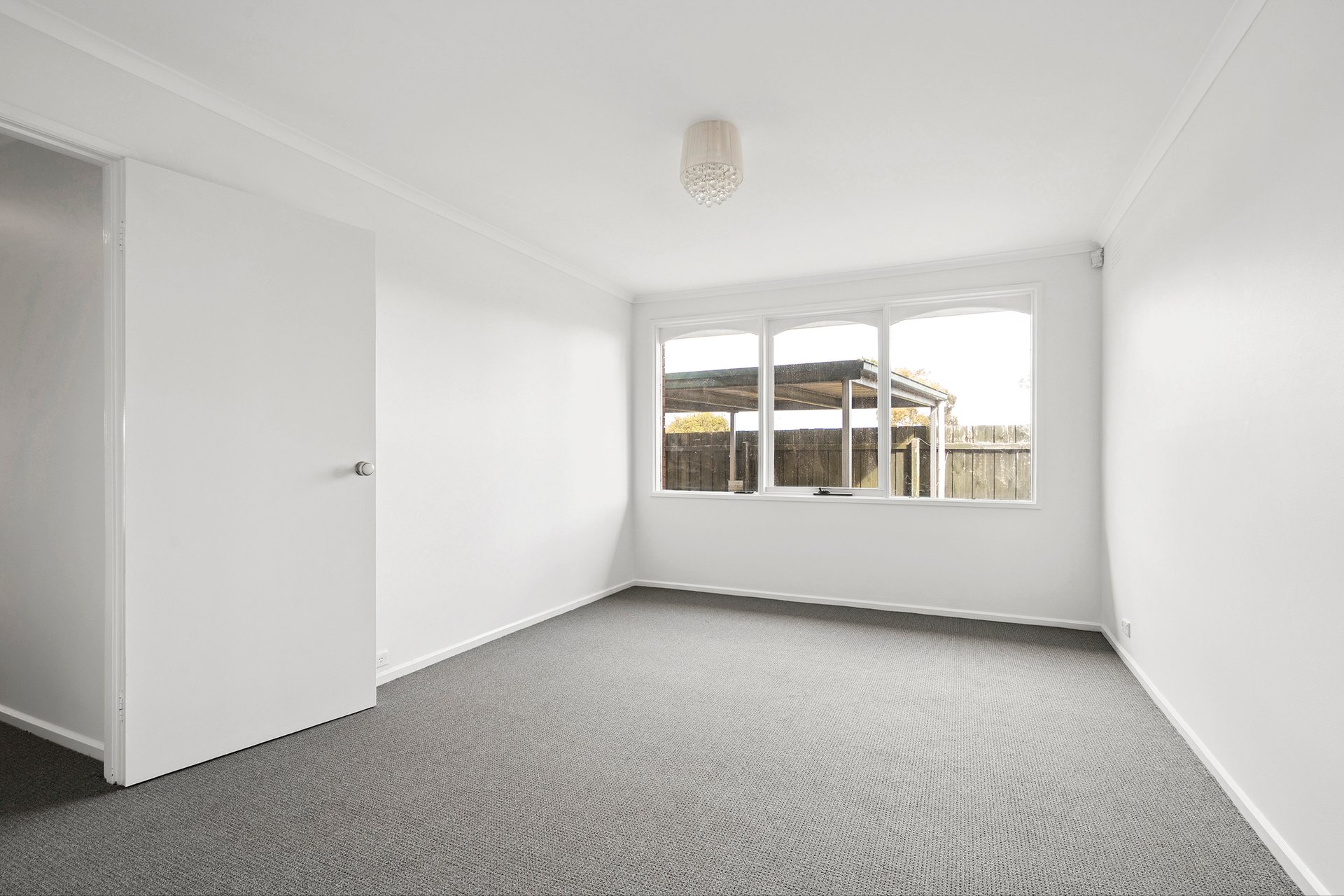 10 Melva Crescent, Whittington image 4
