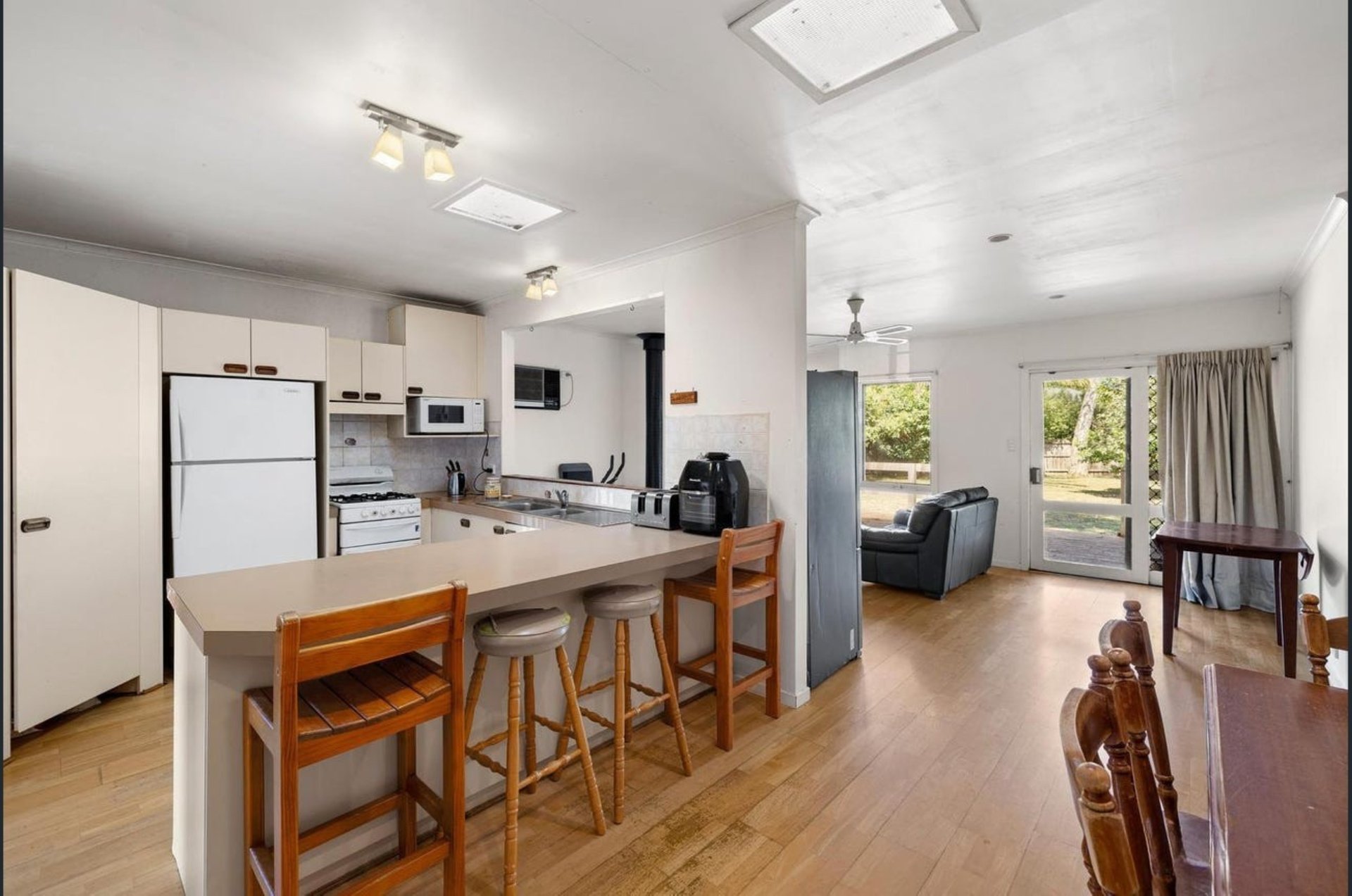 10 Morelle Court, Mooroolbark image 3