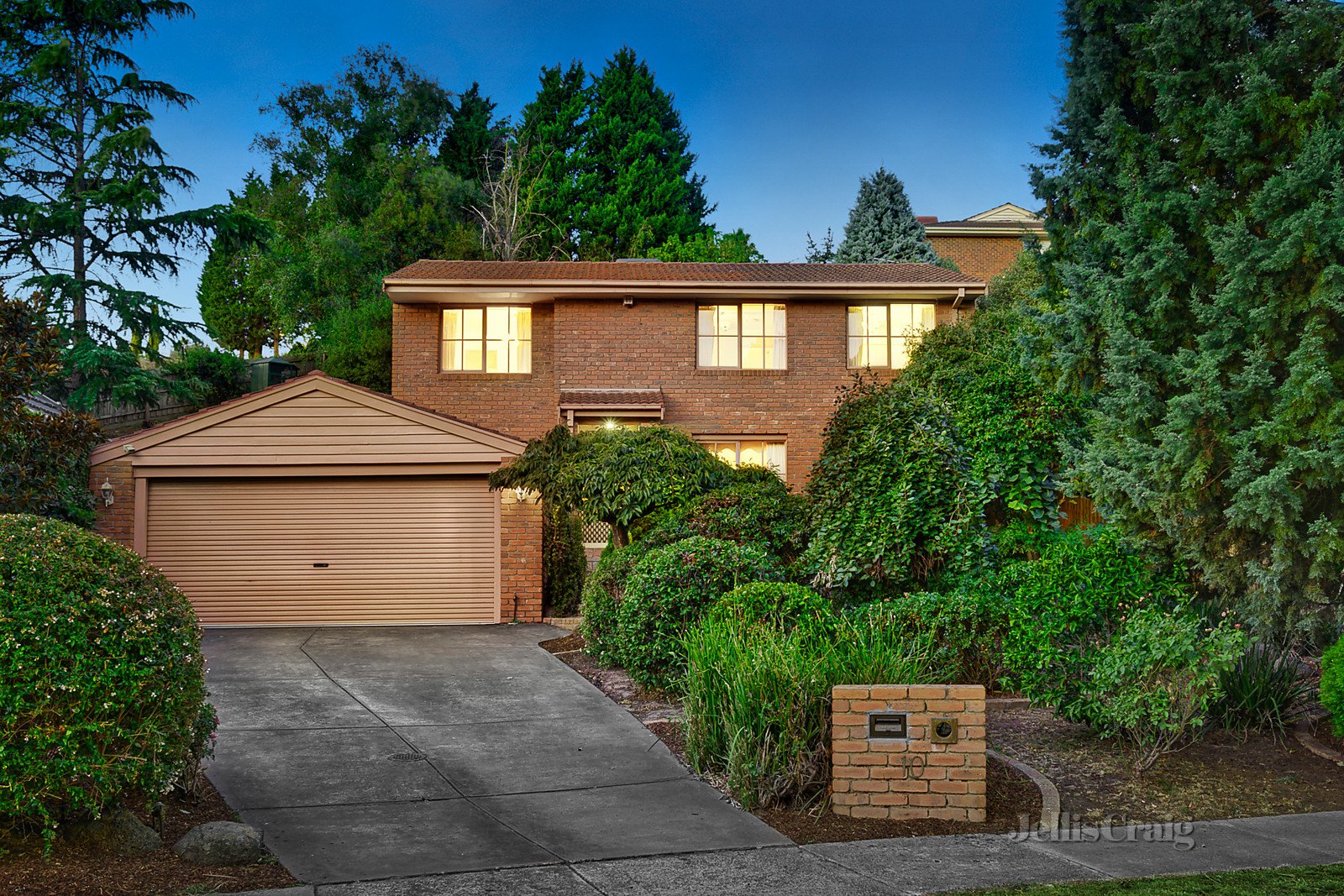 10 Mossdale Court, Templestowe image 1