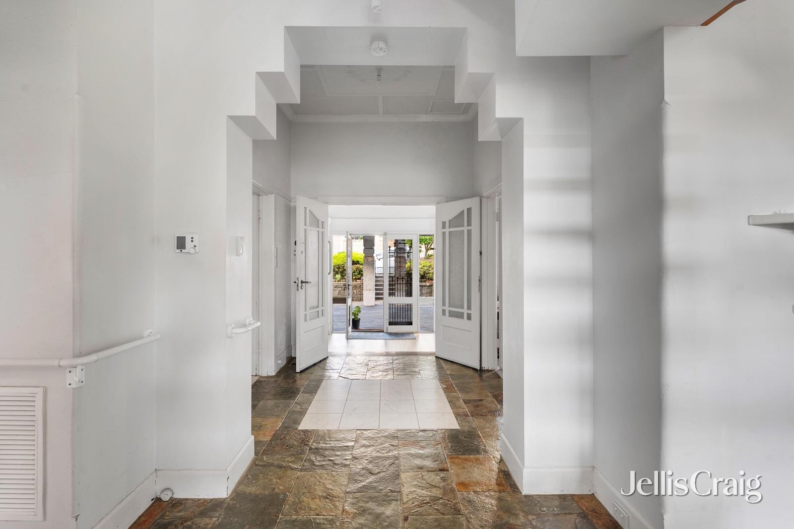 10 Mount Street, Kew image 2