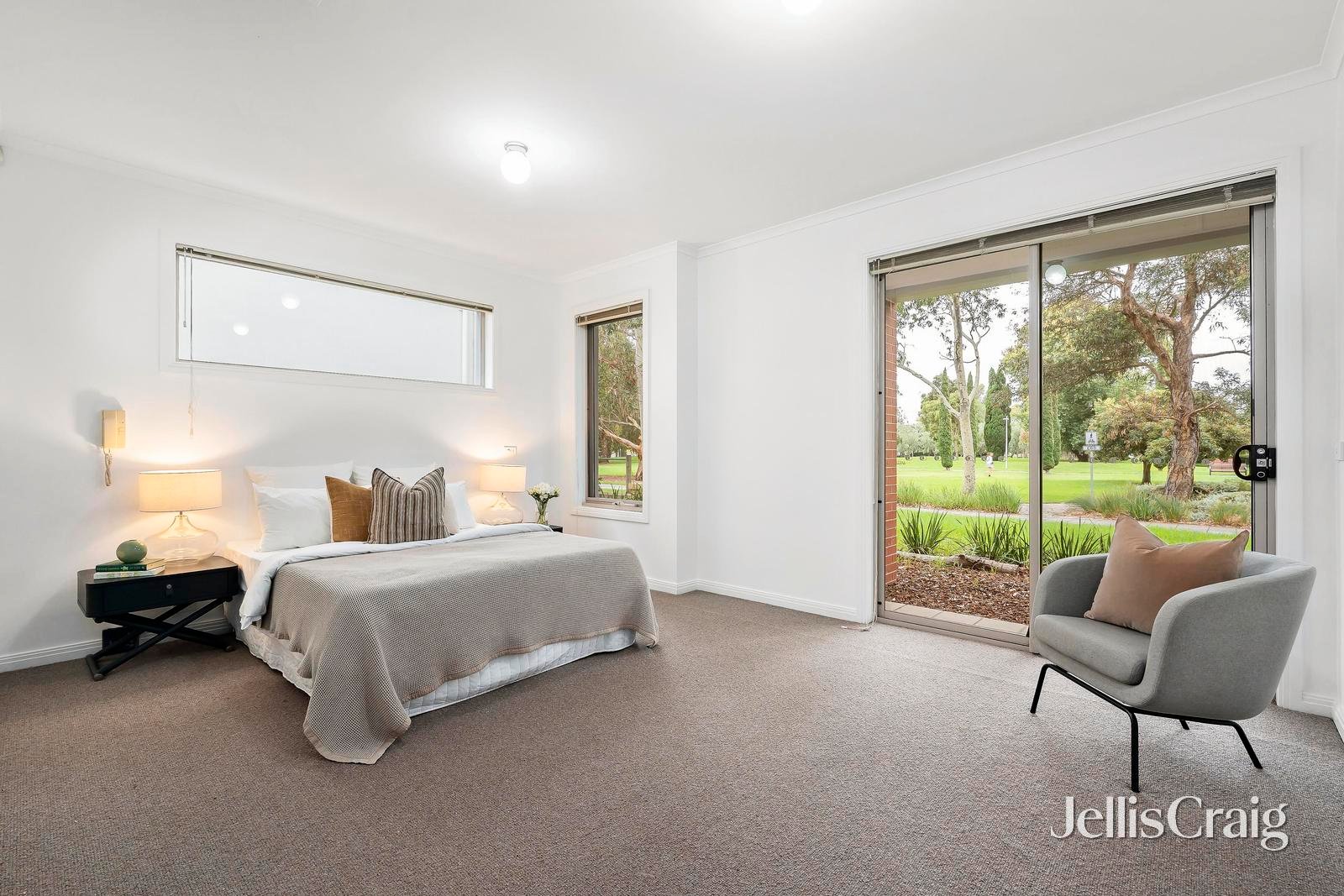 10 Narooma Place, Port&nbsp;Melbourne image 7