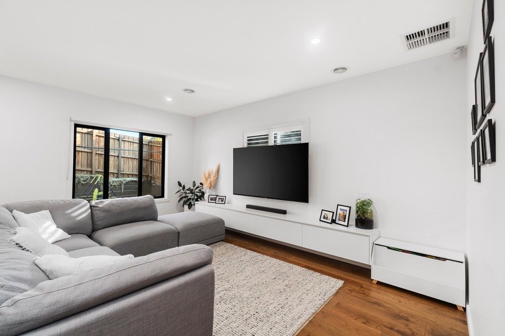 10 Newhaven Lane, Croydon image 3